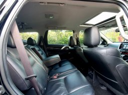 Mitsubishi Pajero Sport NewDakar Ultimate 4x4 A/T 2023 hitam km 22 ribuan sunroof 19