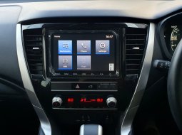 Mitsubishi Pajero Sport NewDakar Ultimate 4x4 A/T 2023 hitam km 22 ribuan sunroof 12