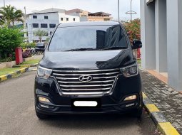 Hyundai H-1 XG 2021 hitam bensin km 51 ribuan