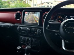 Jeep Wrangler Rubicon 4-Door 2023 hijau km 9 rb 10