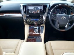 Toyota Alphard 2.5 G A/T 2019 putih km 13 ribuan antik 16