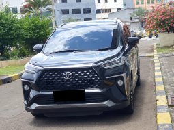 Toyota Veloz Q 2024 hitam km 11 ribuan 2