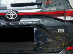 Toyota Veloz Q 2024 hitam km 11 ribuan 9