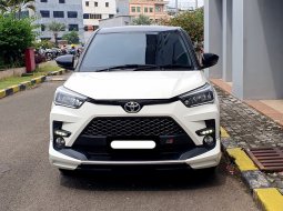 Toyota Raize 1.0T GR Sport CVT (One Tone) 2022 putih km 22 ribuan cash kredit proses bisa dibantu