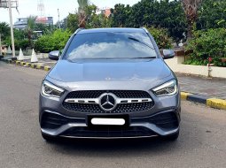 Mercedes-Benz GLA 200 Gasoline 2021 abu amg line