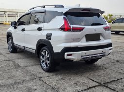 Mitsubishi Xpander Cross NewPremium Package CVT 2023 Putih km 21 rb 9