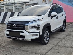 Mitsubishi Xpander Cross NewPremium Package CVT 2023 Putih km 21 rb 12