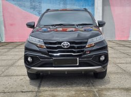 Toyota Rush GR sport A/T 2024 Hitam km antik 300 perak