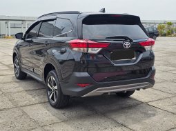 Toyota Rush GR sport A/T 2024 Hitam km antik 300 perak 6