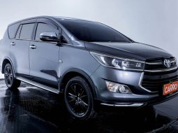 JUAL Toyota Innova 2.0 Venturer AT 2020 Abu-abu 1
