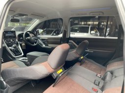 Toyota Innova Zenix V 2023 Putih 8