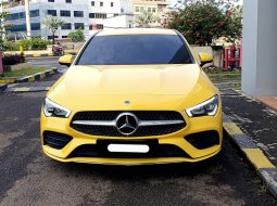 Mercedes-Benz CLA 200 AMG Line 2022 kuning km 8 ribuan