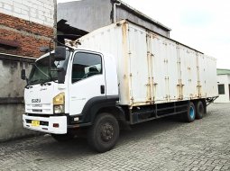 Murah - isuzu tronton fvm 34 w 6x2 box besi 2015