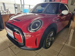 Mini Cooper S Electric 3 Doors 2023 Merah Metalik 2