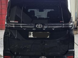 Toyota Voxy A/T ( Matic ) 2024 Hitam Km 11rban Mulus Gress Siap Pakai 5