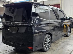 Toyota Voxy A/T ( Matic ) 2024 Hitam Km 11rban Mulus Gress Siap Pakai 6