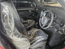 Mini Cooper S Electric 3 Doors 2023 Merah Metalik 6
