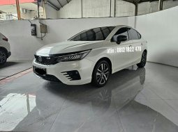 Honda City Hatchback RS AT ( Matic ) 2022 Putih Km low 40rban plat ganjil jakarta selatan 3