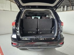 Toyota Fortuner VRZ TRD 2.4 diesel AT ( Matic ) 2020 Hitam Low km 49rban jakarta 12