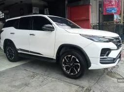 Toyota Fortuner VRZ GR Sport 2.8 AT 2022 - Gratis Asuransi All Risk - B1842ZJC