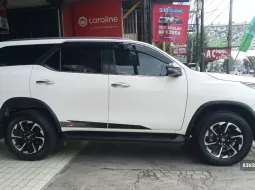Toyota Fortuner VRZ GR Sport 2.8 AT 2022 - Gratis Asuransi All Risk - B1842ZJC 5