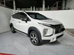 Mitsubishi Xpander Cross Premium AT ( Matic ) 2020 Putih low km 28rban plat sukabumi siap pakai 2