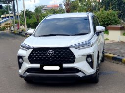 Toyota Veloz Q 2024 putih matic km 8 ribuan