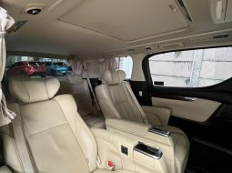 Toyota Alphard 2.5 G A/T 2021 Hitam 7