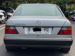 MERCY 300CE 2DOOR AT SILVER 1989 TERAWAT NEGO SAMPAI DEAL 4