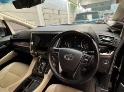 Toyota Alphard 2.5 G A/T 2021 Hitam 9