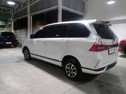 Daihatsu Xenia 1.5 R Deluxe AT 2019 putih 3