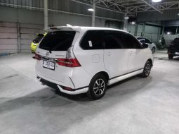 Daihatsu Xenia 1.5 R Deluxe AT 2019 putih 4