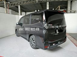 Toyota Voxy 2.0 AT ( Matic ) 2024 Hitam Low km 11rban Good Condition siap pakai 3