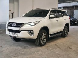 Toyota Fortuner 2.4 VRZ 4x2 AT 2019 Putih 3