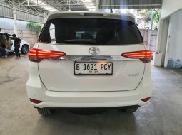 Toyota Fortuner 2.4 VRZ 4x2 AT 2019 Putih 5
