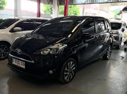 Toyota Sienta V  AT 2019 Hitam 3