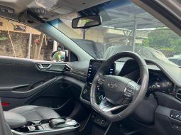 Hyundai Ioniq Electric 2021 8