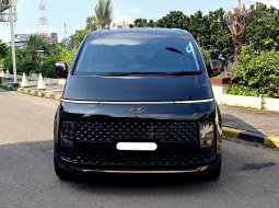 Hyundai Staria Signature 9 seater 2023 diesel hitam