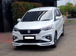 Suzuki Ertiga Hybrid ZDi 2023 putih km 22 ribuan