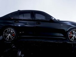 JUAL BMW 330i 2.0 M Sport AT 2022 Hitam 5