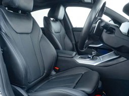 JUAL BMW 330i 2.0 M Sport AT 2022 Hitam 6