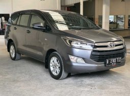 Toyota Kijang Innova 2.0 G Abu-abu