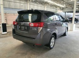 Toyota Kijang Innova 2.0 G Abu-abu 2