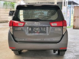 Toyota Kijang Innova 2.0 G Abu-abu 3