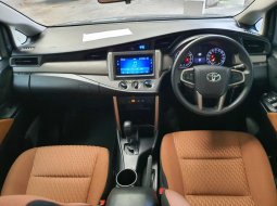 Toyota Kijang Innova 2.0 G Abu-abu 9