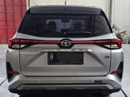 Toyota Veloz Q TSS A/T ( Matic ) 2022 Silver Km 34rban Mulus Siap Pakai Good Condition 5