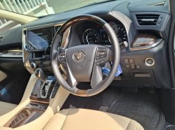 Toyota Alphard G 2.5 Matic Tahun 2023 Kondisi Mulus Terawat Istimewa Seperti Baru 6