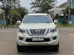 Nissan Terra 2.5L 4x2 VL AT 2018 Putih