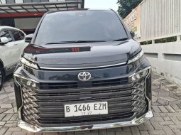 Toyota Voxy Matic Tahun 2022 Kondisi Mulus Terawat Istimewa Seperti Baru