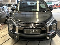 Mitsubishi Xpander Cross  Black Edition  AT 2021 Abu-abu 2